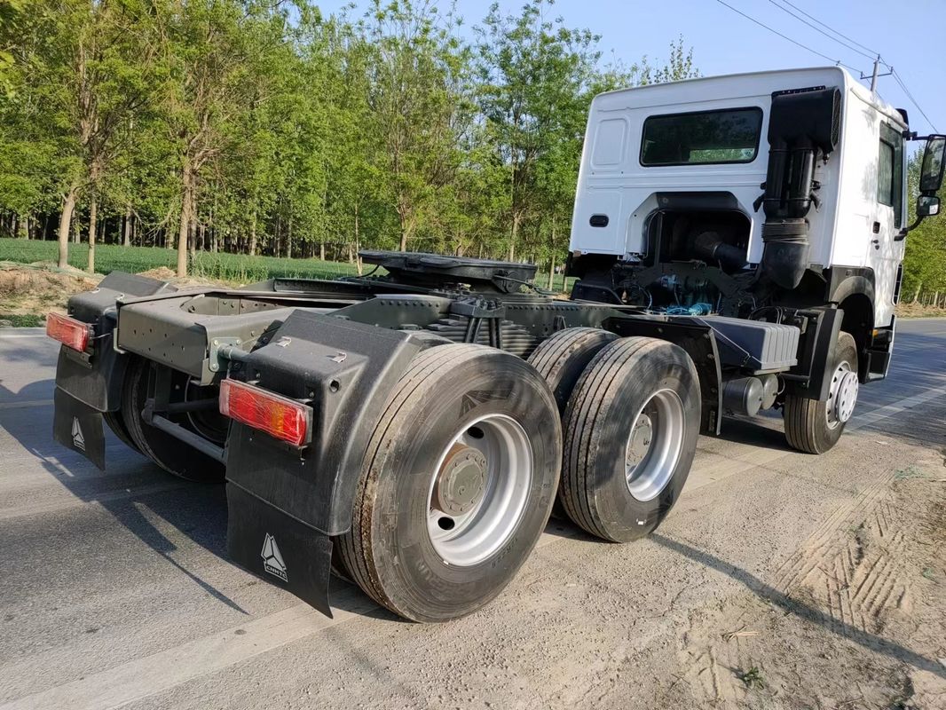 300Ltr 연료 탱크 시노트럭 호우 6x4 전륜구동 트랙터 트럭