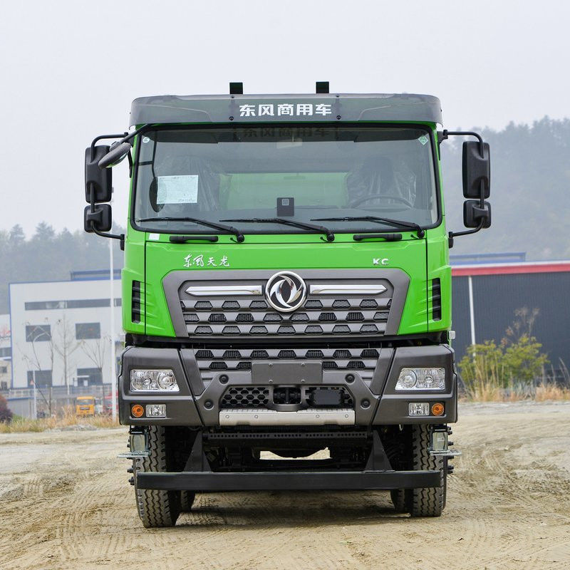 고객 요청 동펜 KC 600hp 8*4 커민스 엔진 디젤 Eruo5 무거운 트럭