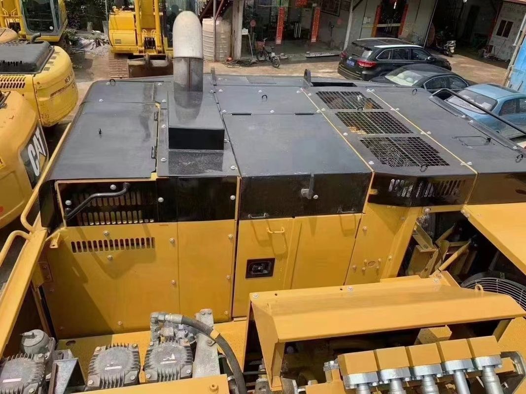 저렴한 가격으로 사용 된 고양이 발굴기 390D 90250 KG 무게와 0.45m3 버킷 용량