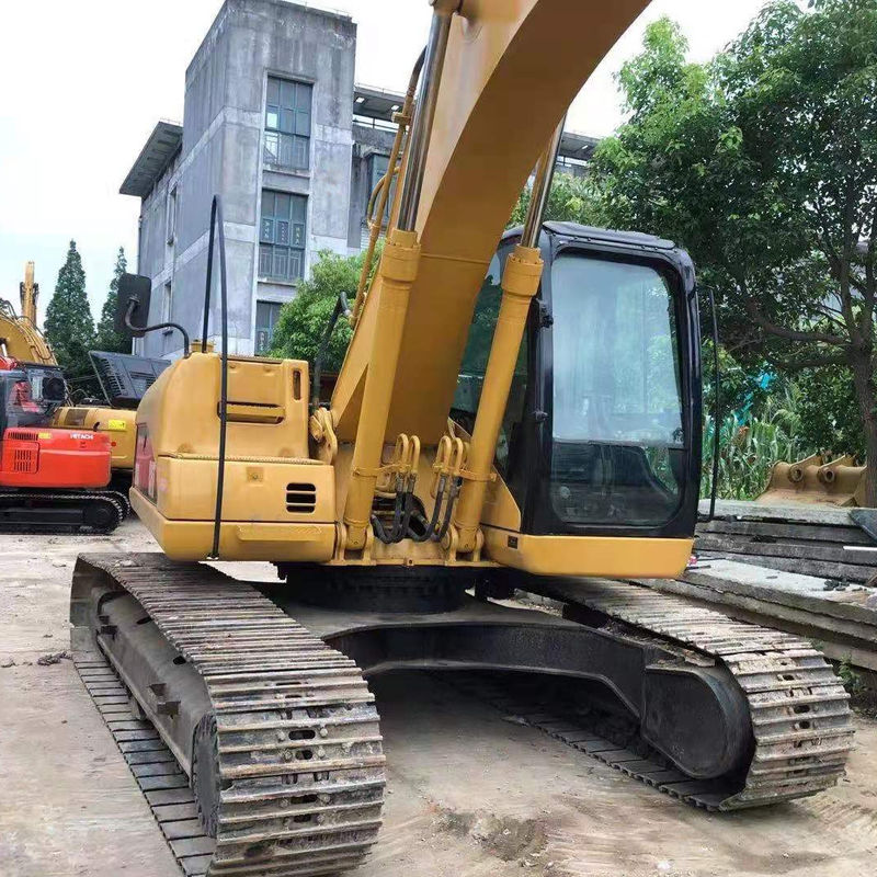 상하이에서 2016 년과 가와사키 수압 펌프와 함께 사용 된 Cat 320CL 발굴기