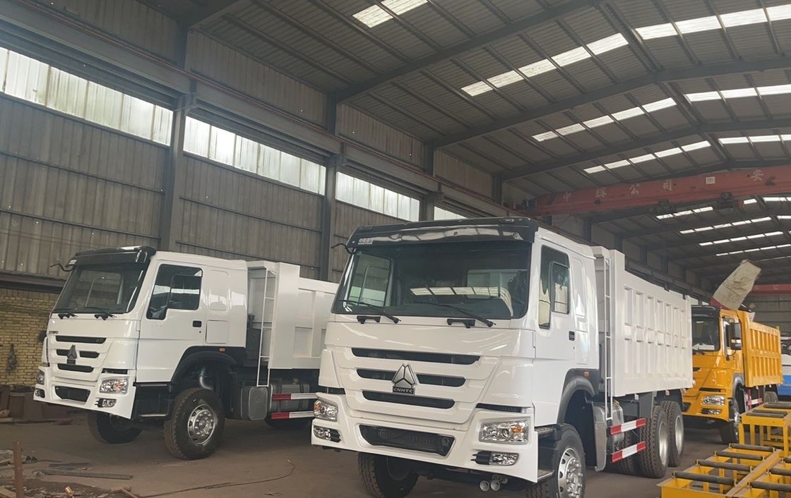 고도의 리모델링 표준 HOWO76 카비 25000kg 부하 덤프 트럭 6 * 4 성능