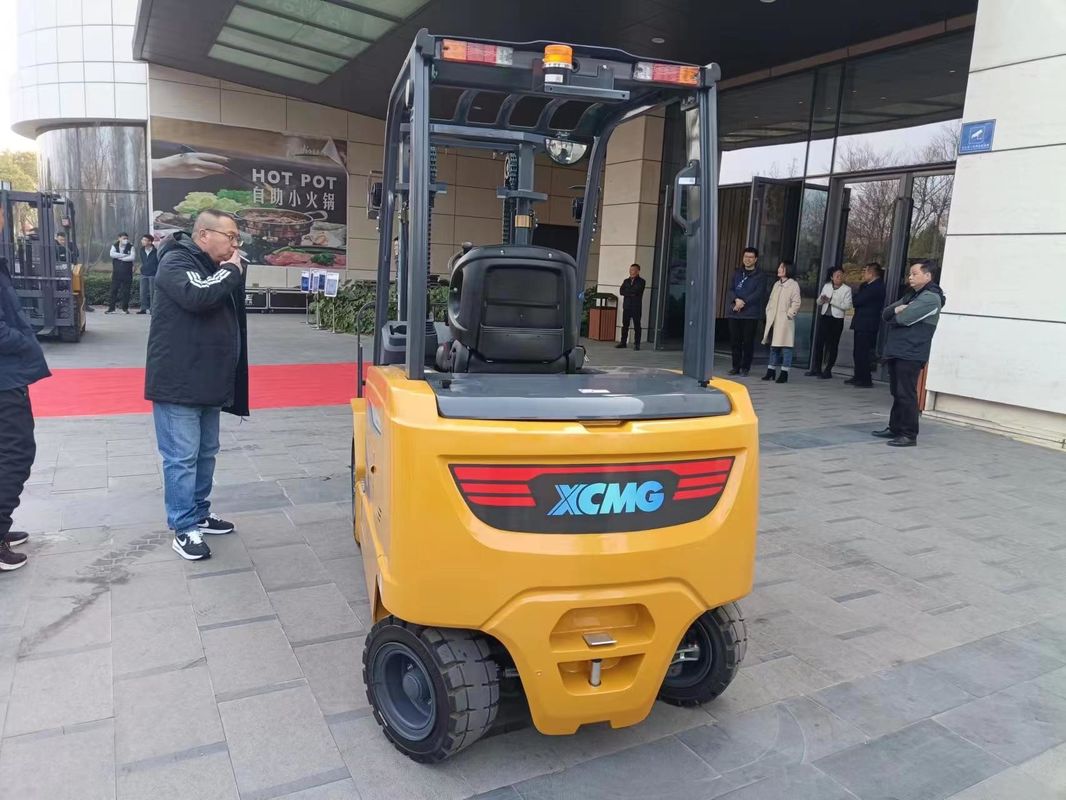 좋은 성능과 2540mm 높이를 저렴한 가격에 사용 된 3.8 톤 포크리프트