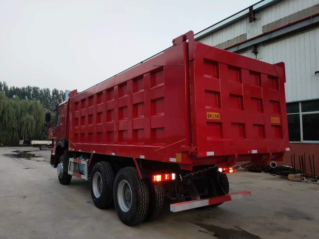 HOWO 6x4 371hp 30 톤 레드 티퍼 트럭 WEICHAI 엔진과 3 승객을 가진 덤프 트럭