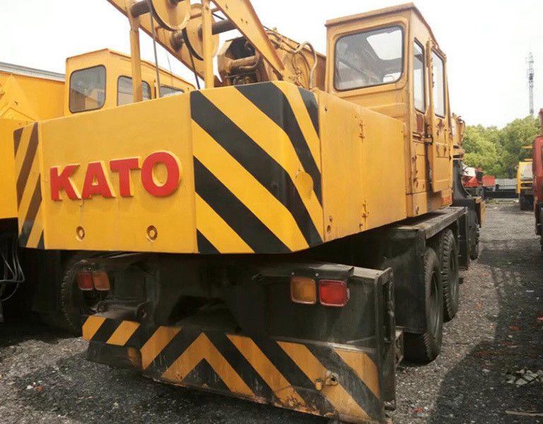 25 톤 사용 된 이동 크레인 QY25K5A 크레인과 트럭 최대 운영 속도 75km/h