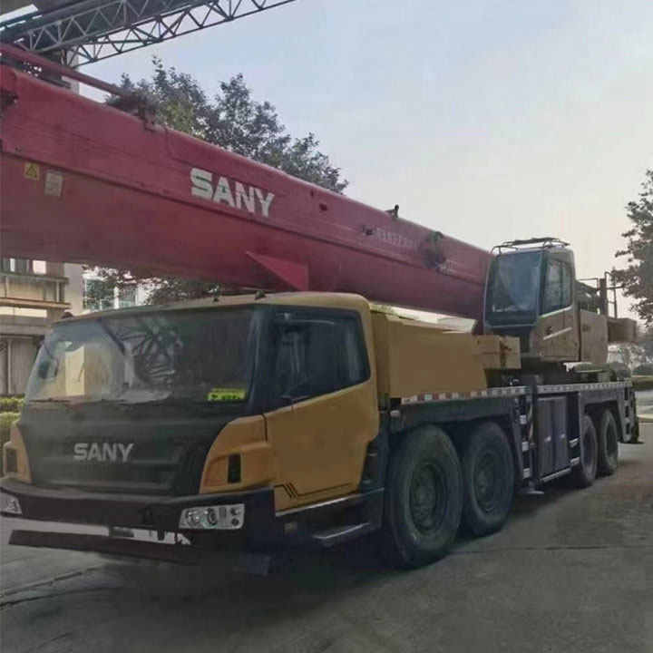 80000kg 좌측 운전 수압 트럭 크레인 80톤 STC 800 사용된 Sany 크레인 트럭