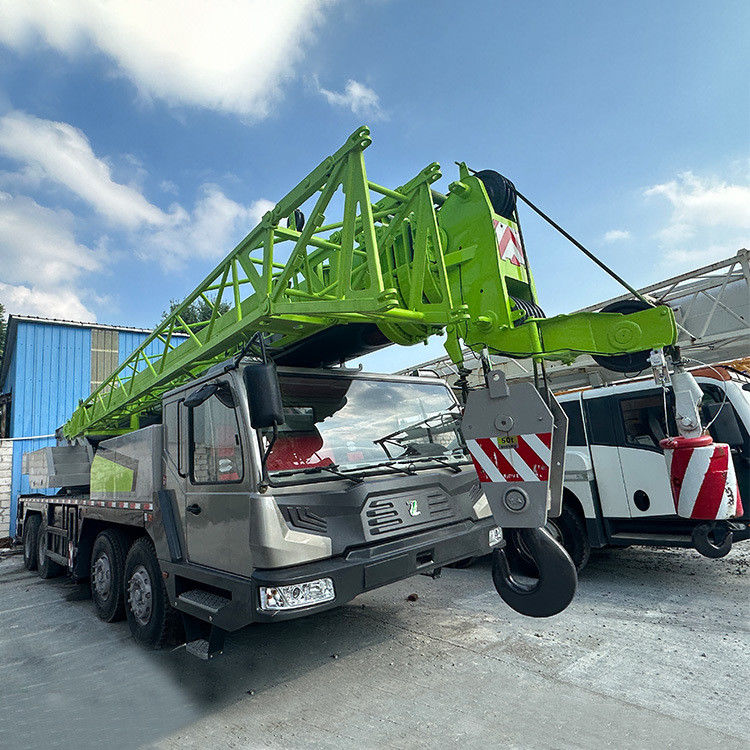 망원경 직선 붐 크레인 50 톤 55 톤 ZTC550 사용 된 트럭 크레인 저중량