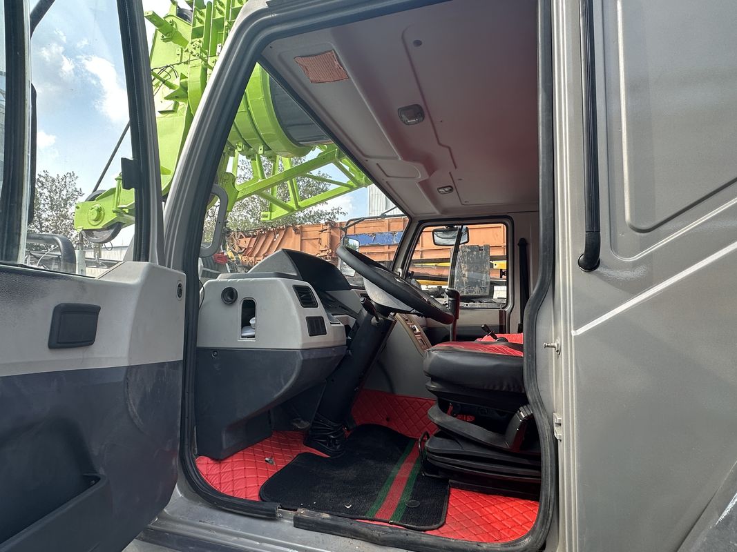 망원경 직선 붐 크레인 50 톤 55 톤 ZTC550 사용 된 트럭 크레인 저중량