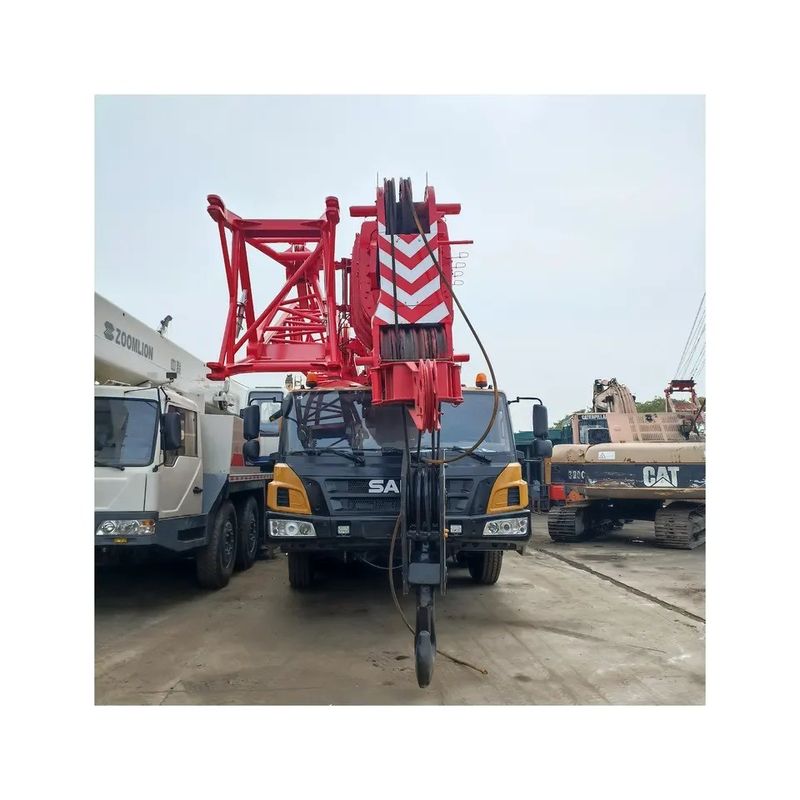 최고 STC1000T 100톤 중량 수압 트럭 크레인 최대 출력 353/1900kW/rpm