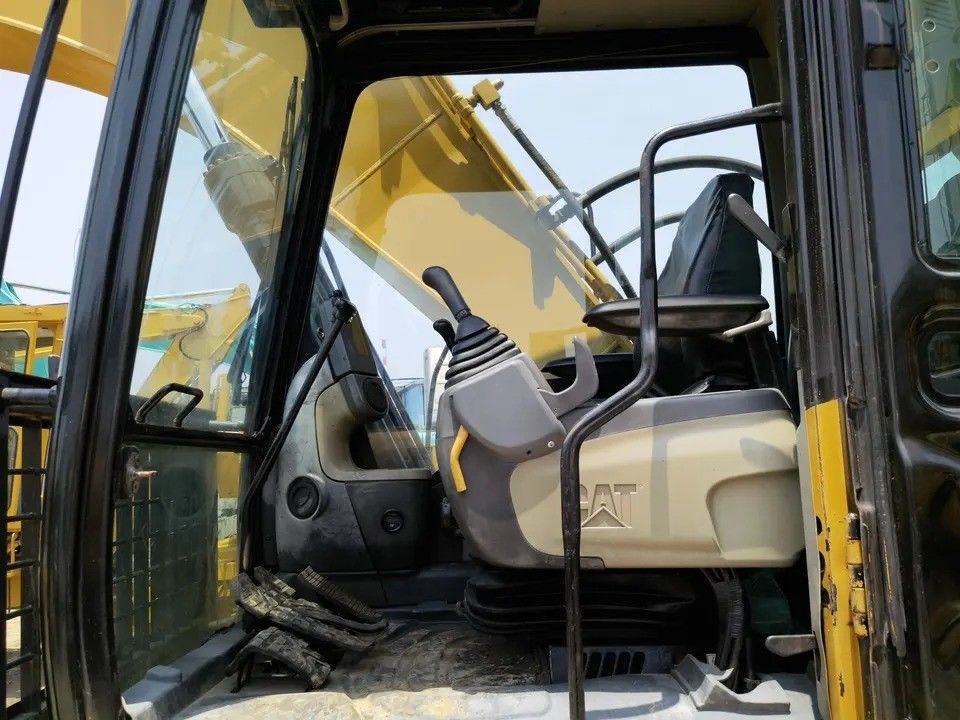 2021 사용 된 Caterpillar Excavator CAT 320D2 크롤러 발굴기 20톤 운영 무게