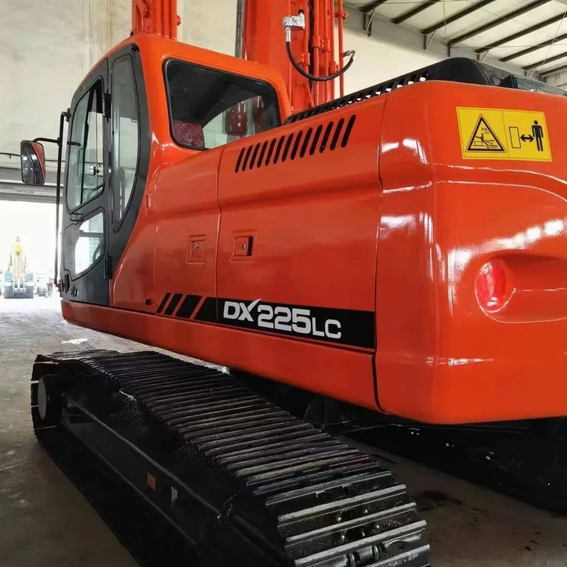 최대 발굴 반지름 10705mm 110kw 좋은 상태 Doosan DX225 LC 크롤러 발굴기
