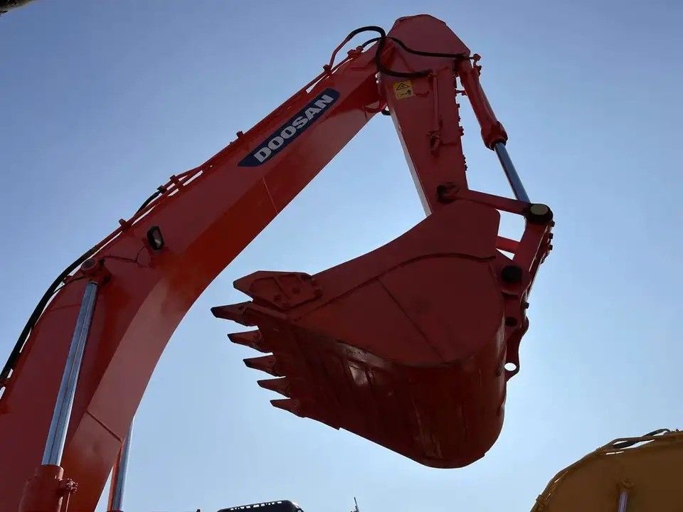 최대 발굴 반지름 10705mm 110kw 좋은 상태 Doosan DX225 LC 크롤러 발굴기