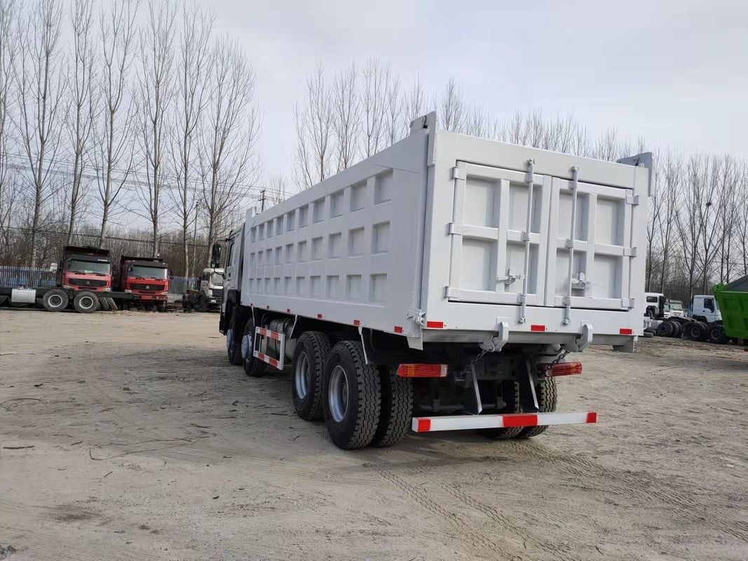 유로 3 SINO TRUCK 12 휠 LHD 50tons 중고 8x4 사용 된 HOWO 킵 덤프 트럭