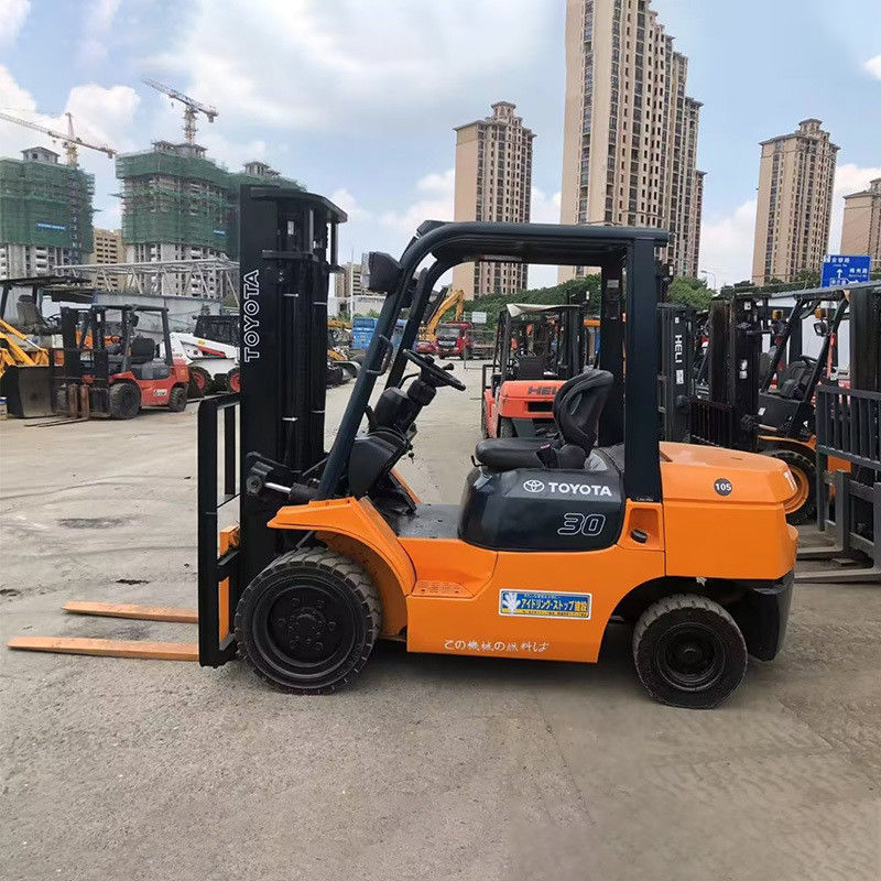2WD 4WD 2 단계 마스트와 24V 포크리프트 회전 포크와 함께 3톤 토요타 사용 포크리프트