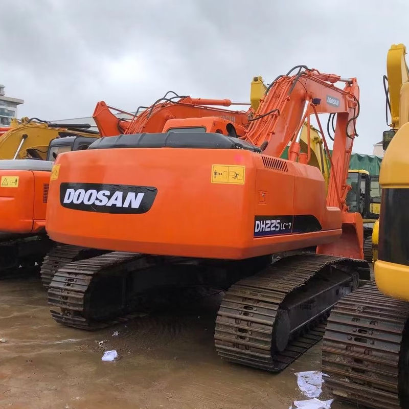 22500kg 작업 무게 사용 된 Doosan 225 발굴기 2001-4000 작업 시간