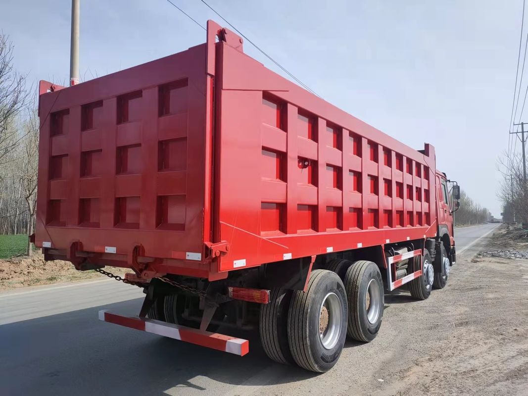 수동 창 시노 트럭 12 휠 LHD 50tons 중고 8x4 사용 된 HOWO 티퍼 덤프 트럭
