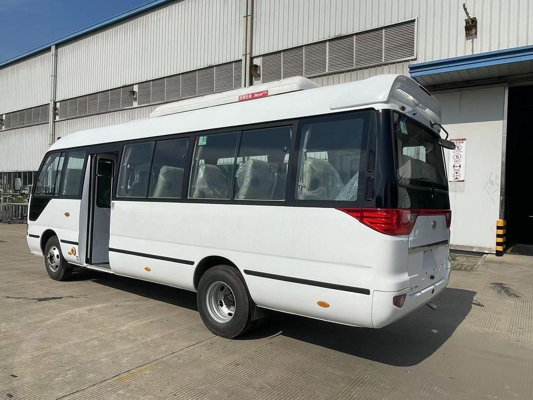 타이어 모델 295/80R22.5 중고용 오버 30석 RHD 디젤 오버 버스 토요 타 버스 오버
