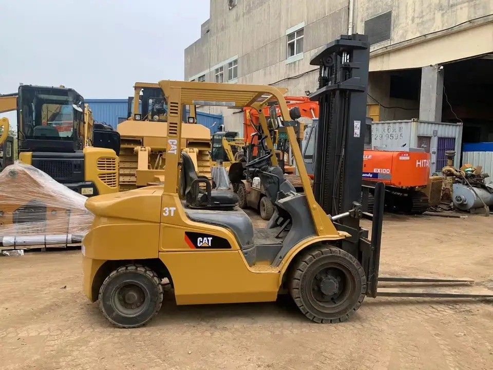 중고용 3톤 리프팅 도구 CAT FD30 디젤 포크리프트
