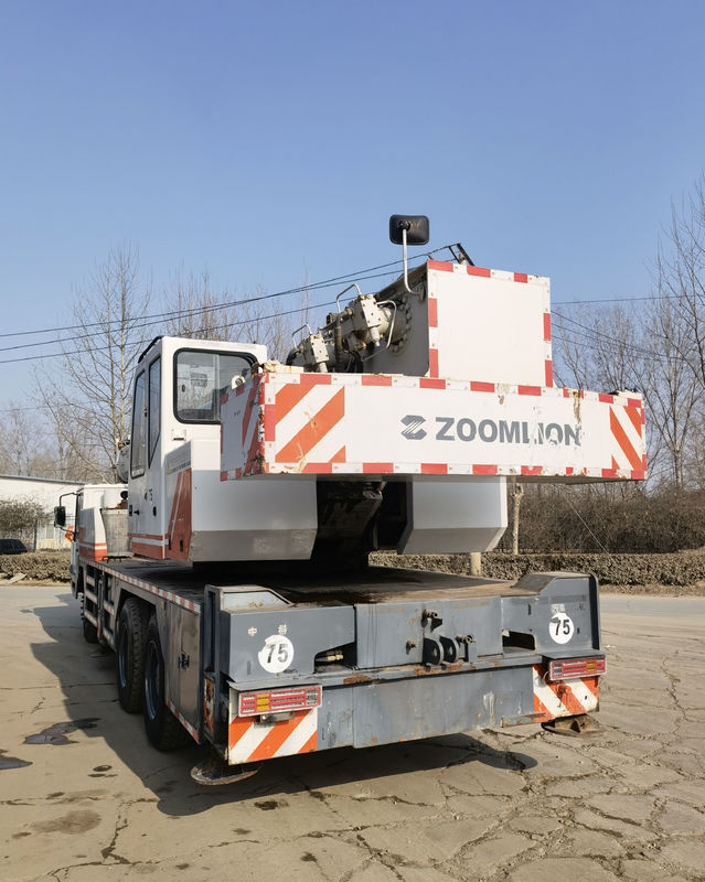 사용 된 Zoomlion 25톤 수압 트럭 탑재 크레인 최대 43m의 상승 높이