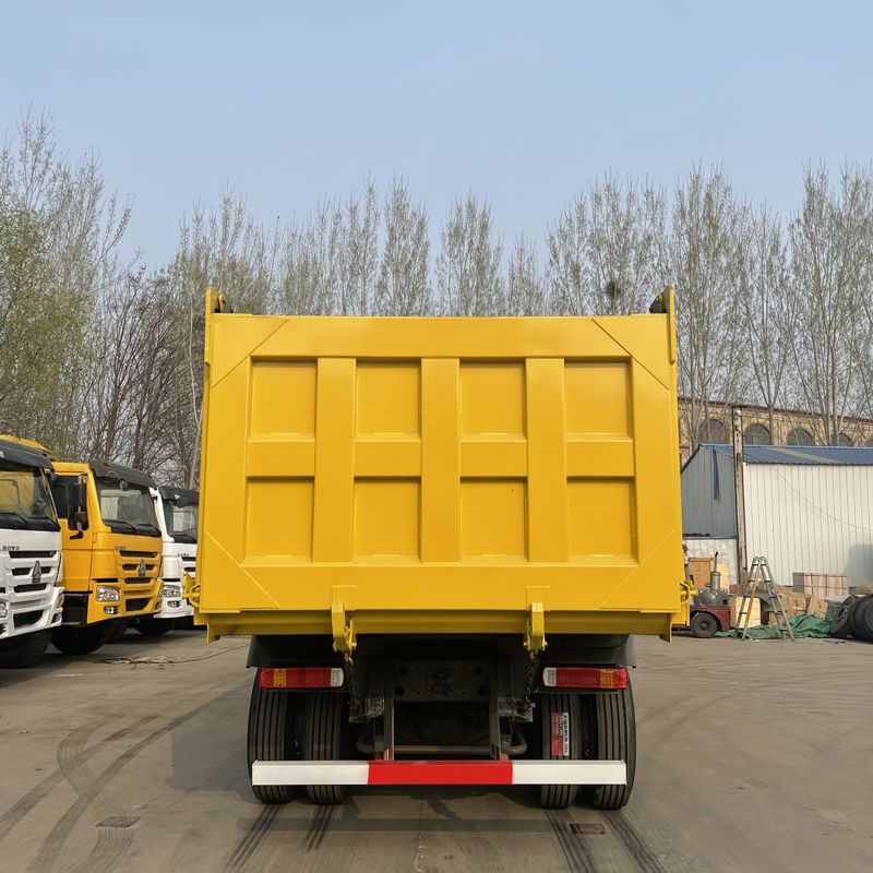 400-500L 연료 탱크 용량 HOWO 8x4 371hp 공기 서스펜션과 함께 덤퍼 틱 트럭