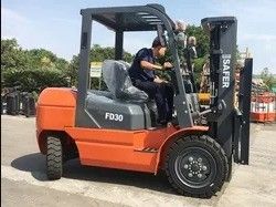 FD30 디젤 포크리프트, 무게 4300kg, 포크 너비 125mm 이수즈 엔진