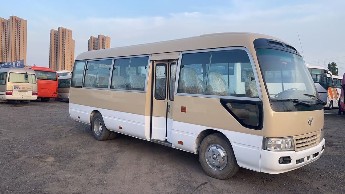 30 좌석 럭셔리 코치 토요 타 코스터 버스 최대 전력 113/5200kw 및 유로 3 배출량