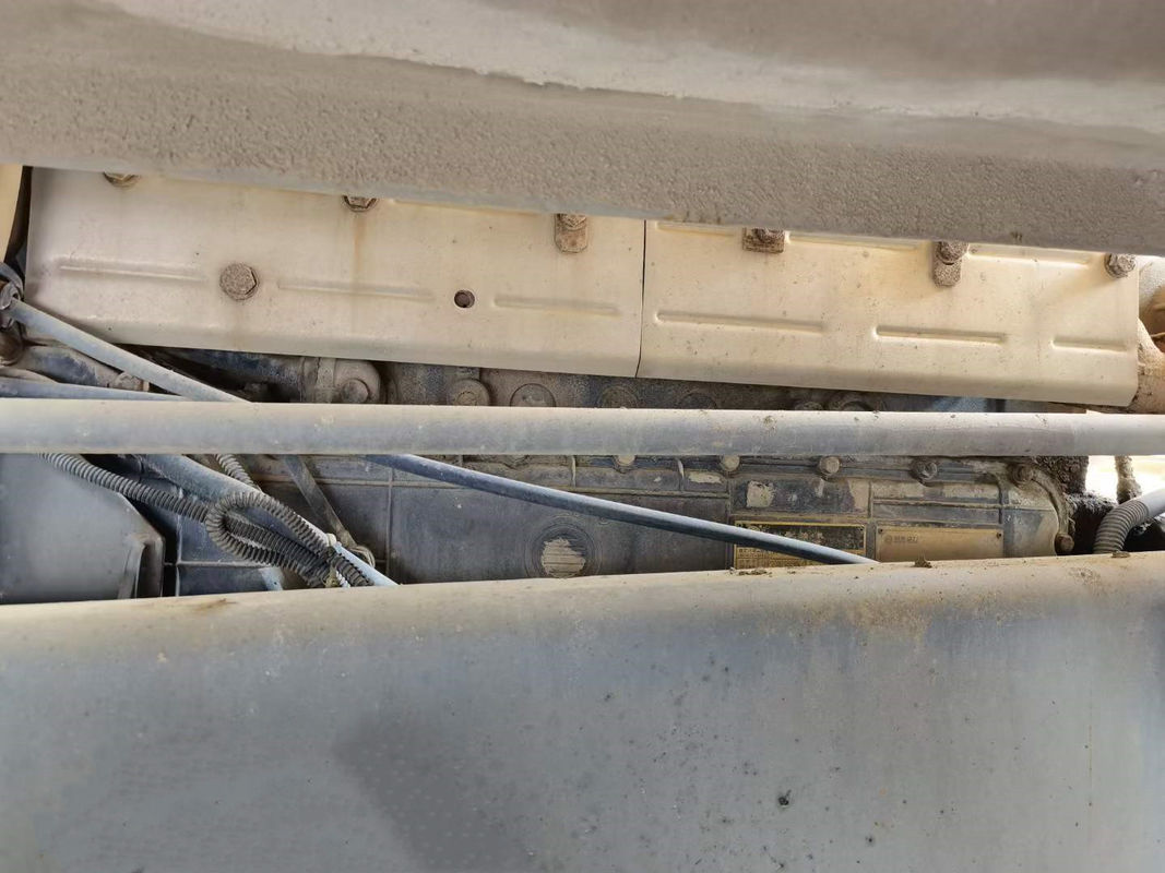 25~50톤 전지 크레인 6x4 사용 기계 이동 트럭 크레인 수압 밸브