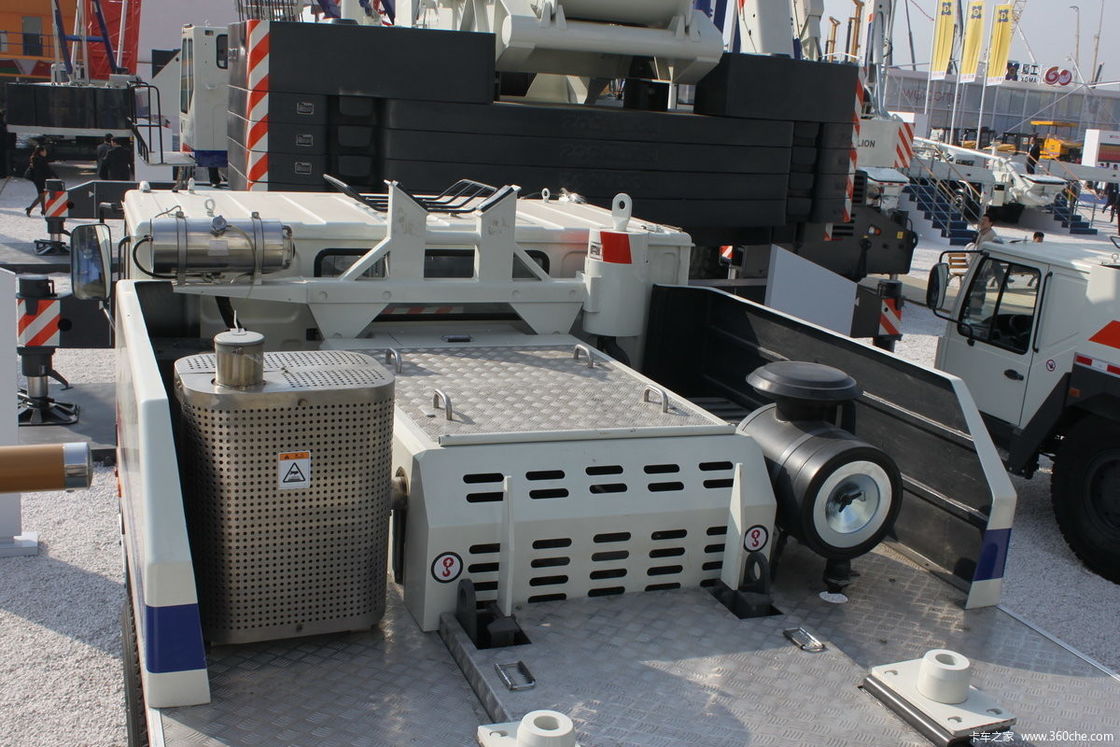 80 톤 사용 된 크레인 기계 줌리온 크레인 트럭 x3000 UAE 시장에 대한 리프팅 장비