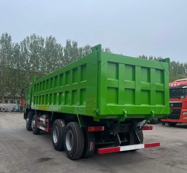 371 hp/336hp/420hp 사용 된 호우 덤프 트럭 8x4 수동 변속기와 함께 팅퍼 트럭