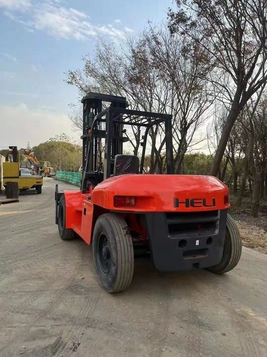 터키에서 10톤 디젤 포크리프트 높이 3000mm-6000mm 무게 KG 10000 kg