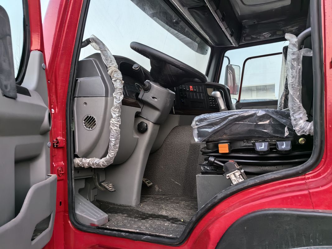 5600mm*2300mm*1500mm 화물 탱크 6X4 사용 된 틱퍼 트럭 371HP 25tons HOWO 덤프 트럭