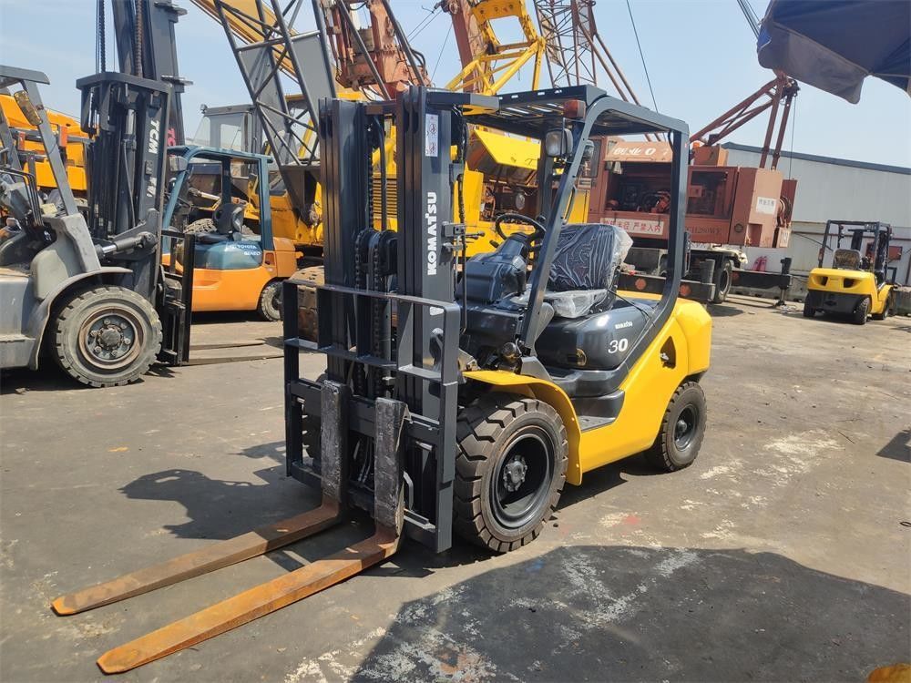 3000kg 들어올림 도구 좋은 상태 당신의 사업 운영을 위한 코마쓰 포크리프트