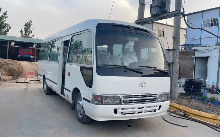 저렴한 좌우 운전 도요타 코스터 버스 9.00R20 타이어와 113/5200 맥스 파워