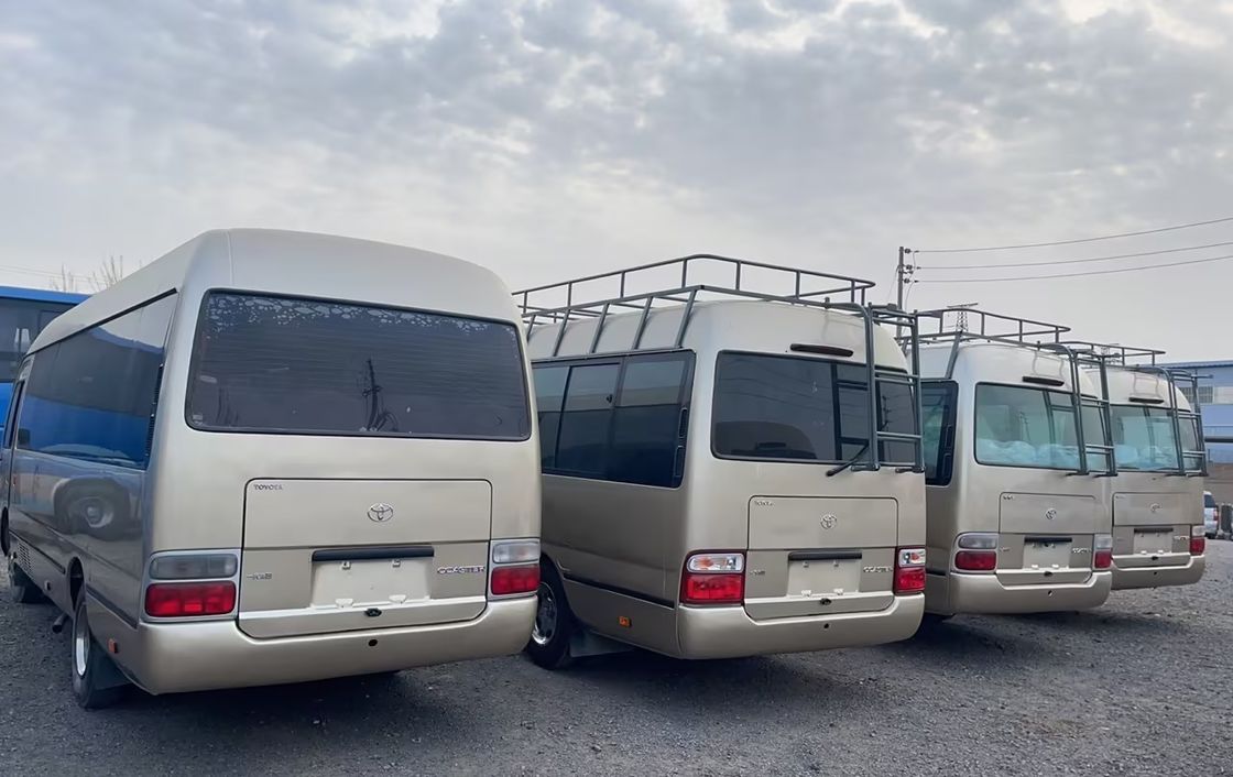 디젤 엔진 코스터 버스 23-30 좌석 좋은 상태 6-8L 용량