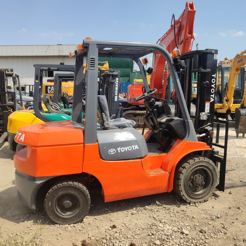 FD30 3톤 사용 된 토요타 디젤 포크 릭 2001-4000 작업 시간 3450kg 무게