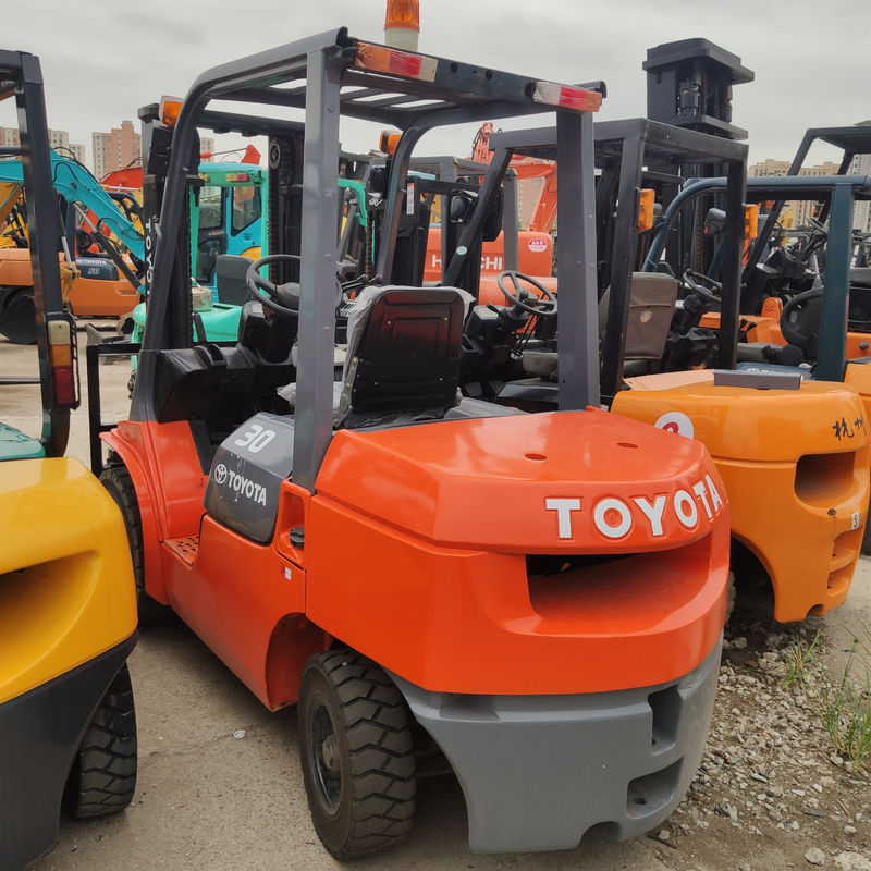 FD30 3톤 사용 된 토요타 디젤 포크 릭 2001-4000 작업 시간 3450kg 무게