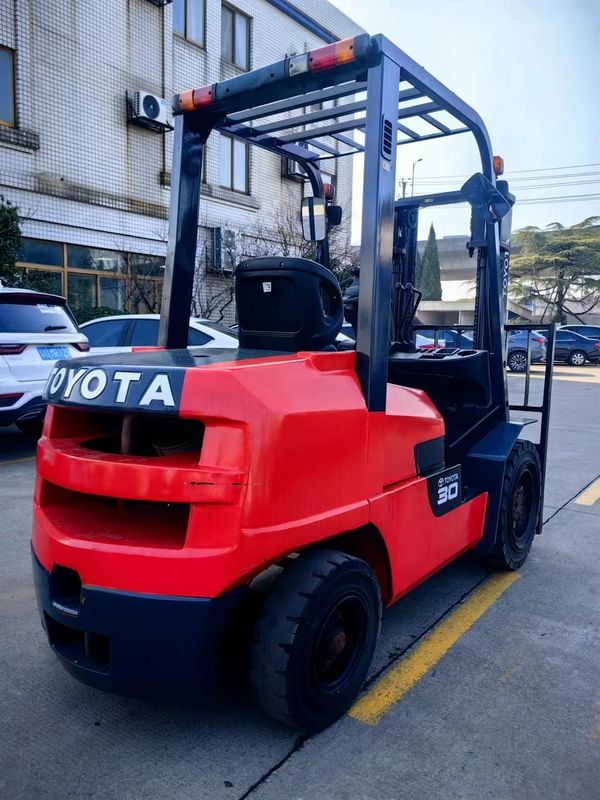 저렴한 3 톤 토요타 포크리프트 8FD30 디젤