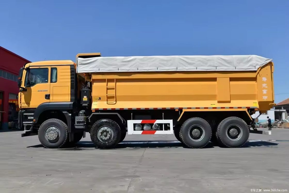 SINOTRUCK 400HP 8*4 2명의 승객과 360° 후방 카메라를 탑재한 무거운 덤프 트럭