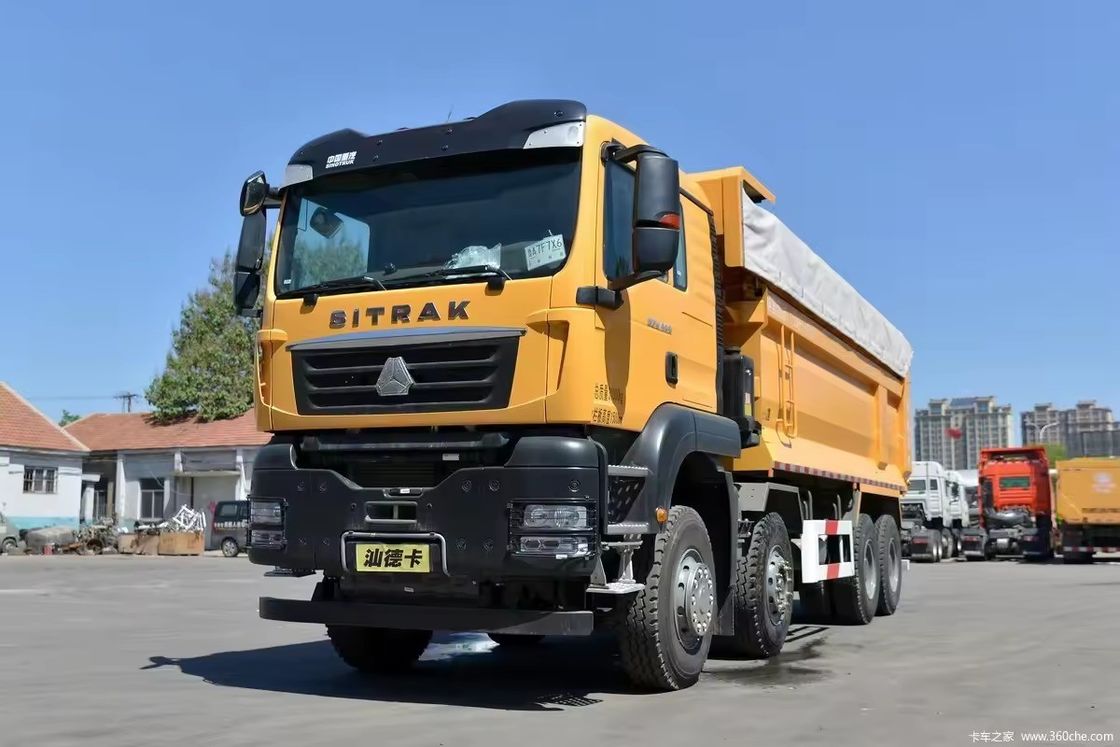 SINOTRUCK 400HP 8*4 2명의 승객과 360° 후방 카메라를 탑재한 무거운 덤프 트럭