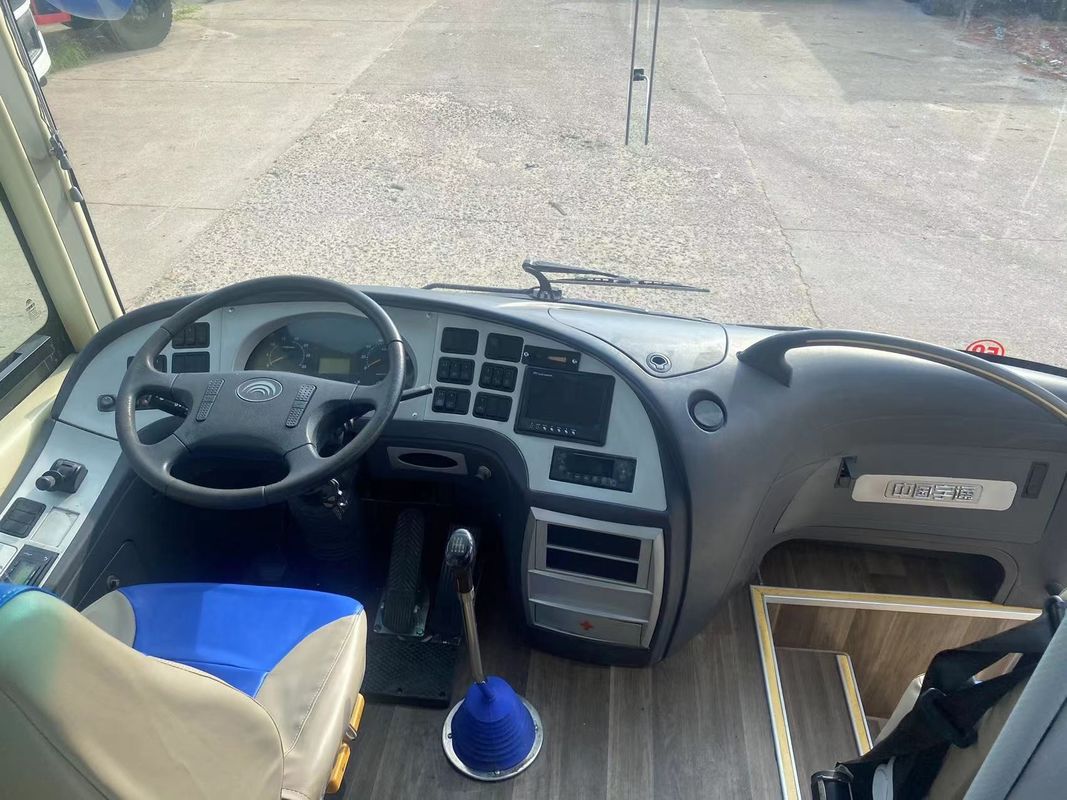 우리의 12m RHD 럭셔리 코치 버스와 잎 스프링 서스펜션으로 최고의 여행을 경험하십시오.