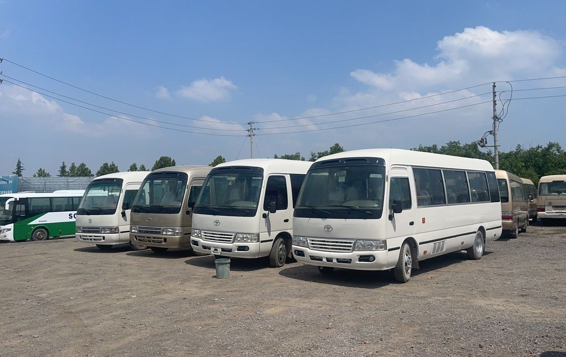 사용 된 토요타 코스터 버스 30 좌석과 최대 전력 113/5200 kW 좋은 상태