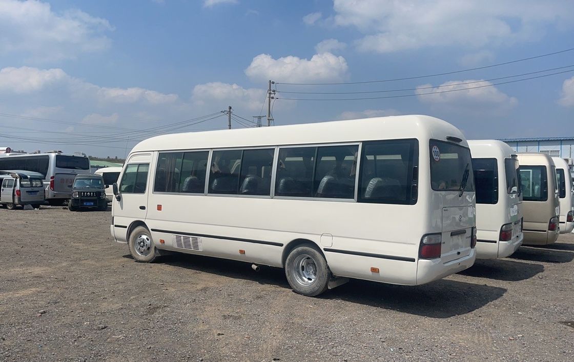 사용 된 토요타 코스터 버스 30 좌석과 최대 전력 113/5200 kW 좋은 상태