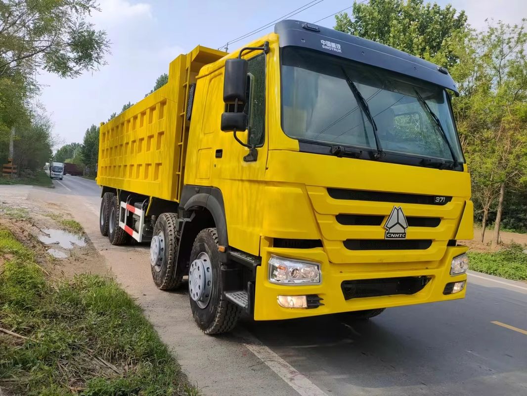 시노트룩 호보 8x4 371hp 450hp 24m3 ABS가 없는 사용 된 덤프 틱터