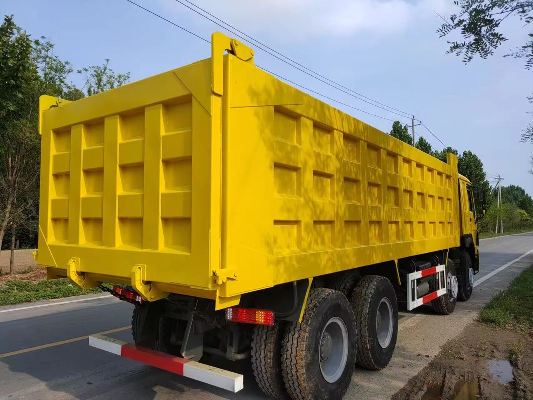 시노트룩 호보 8x4 371hp 450hp 24m3 ABS가 없는 사용 된 덤프 틱터