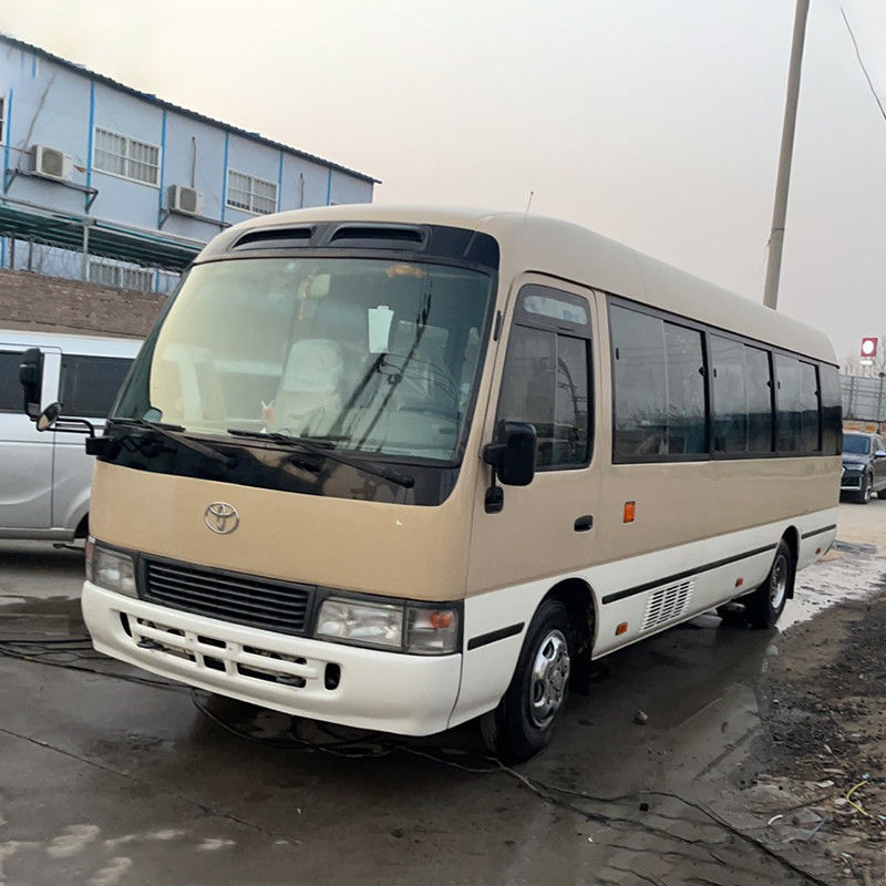 수동 변속기 타입 사용 된 토요타 코스터 버스 3300mm 휠베이스와 30 좌석