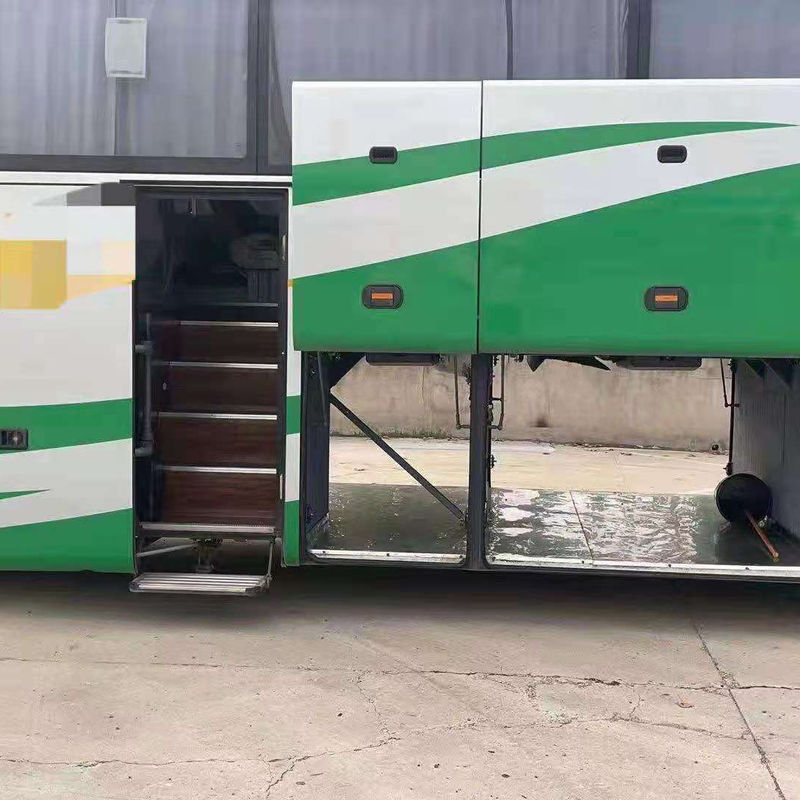 68 좌석 사용 된 코치 버스 2017 년 및 후면 엔진 위치 엔진 용량 6 8L