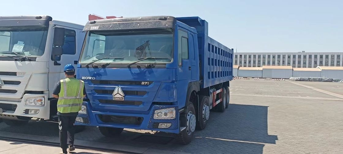 사용 된 HOWO 덤프 트럭 8x4 팅퍼 트럭 12 바퀴 덤퍼 트럭 광산 운송