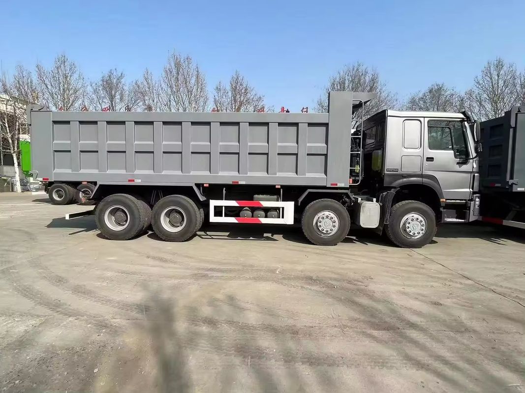 400HP Sinotruk Howo LHD 12 휠 8x4 팅퍼 트럭 수동 변속기와 함께 덤프 트럭