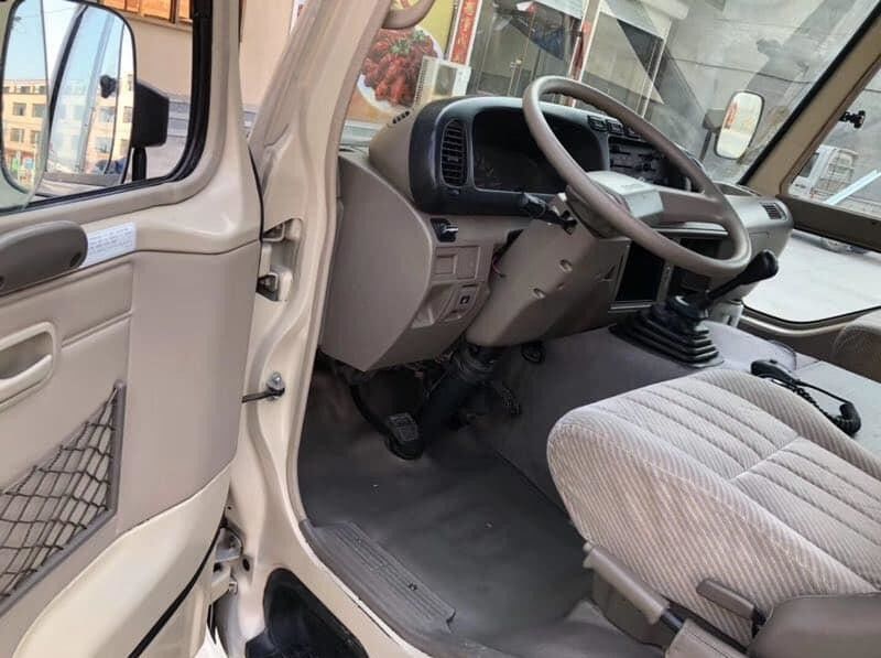 최대 토크 340Nm/rpm 디젤 29 좌석 300L 오일 탱크가 있는 도요타 코스터 버스