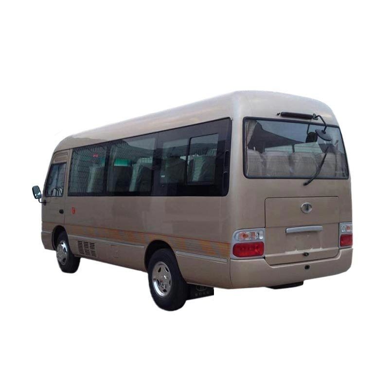 모델 19 좌석 RHD 미니 코스터 여객 버스 70L 오일 탱크 7.00R16 타이어 출하 준비