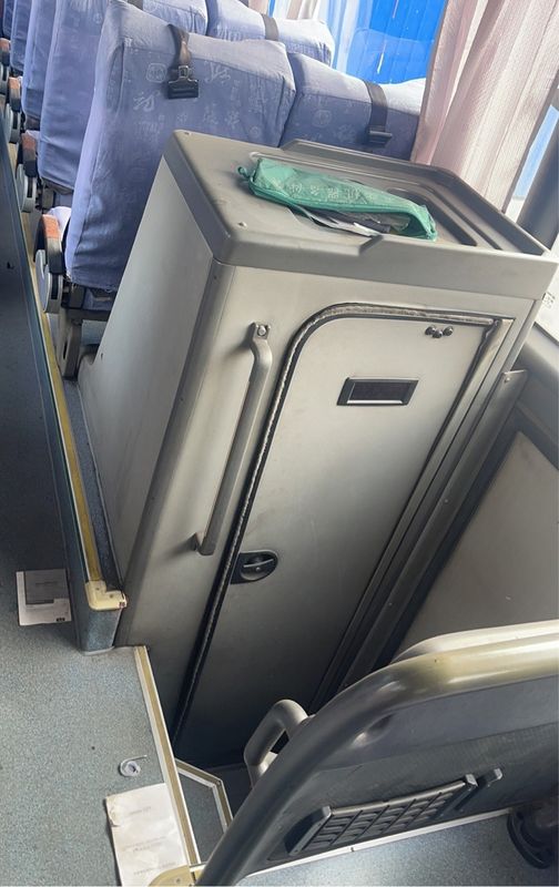 70석 승차차 버스 고급 투어 승차차 LHD 스티어링 및 넓은 인테리어